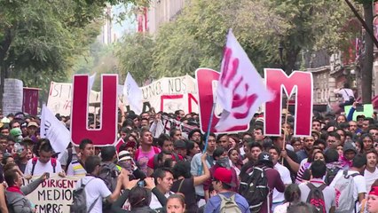 Download Video: México: claman por estudiantes desaparecidos