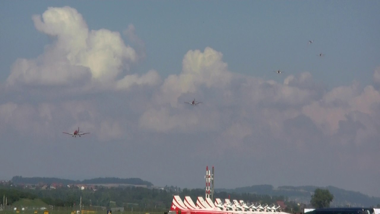 AIR14 PC-7 TEAM
