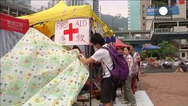 Hong Kong: Confrontos violentos acabam com 19 detenções