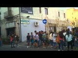 Aversa (CE) - Liceo Jommelli, ingorghi stradali quotidiani prima della campanella (03.10.14)
