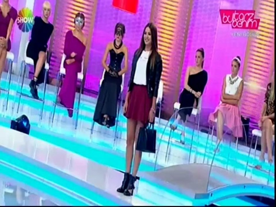 gizem güler bordo etek siyah ceket 03 10 2014