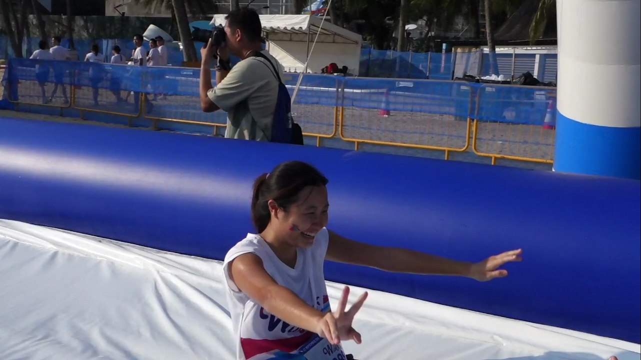 [Sony RX100 III] WORLD'S LARGEST INFLATABLE SLIDE in ZALORA Wet n' Wild Run Singapore @ Sentosa