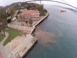 Boğaz'da denizin rengi kırmızaya döndü