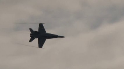 Avion de chasse déclenche une tornade !!!