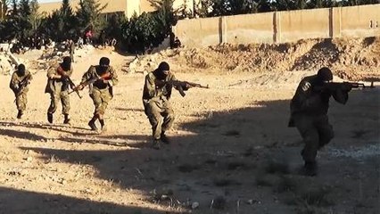 ISIL closes in on besieged Syrian town