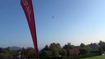 Le public salue l'hélicoptère de Sport Plus sur le rallye de France Alsace