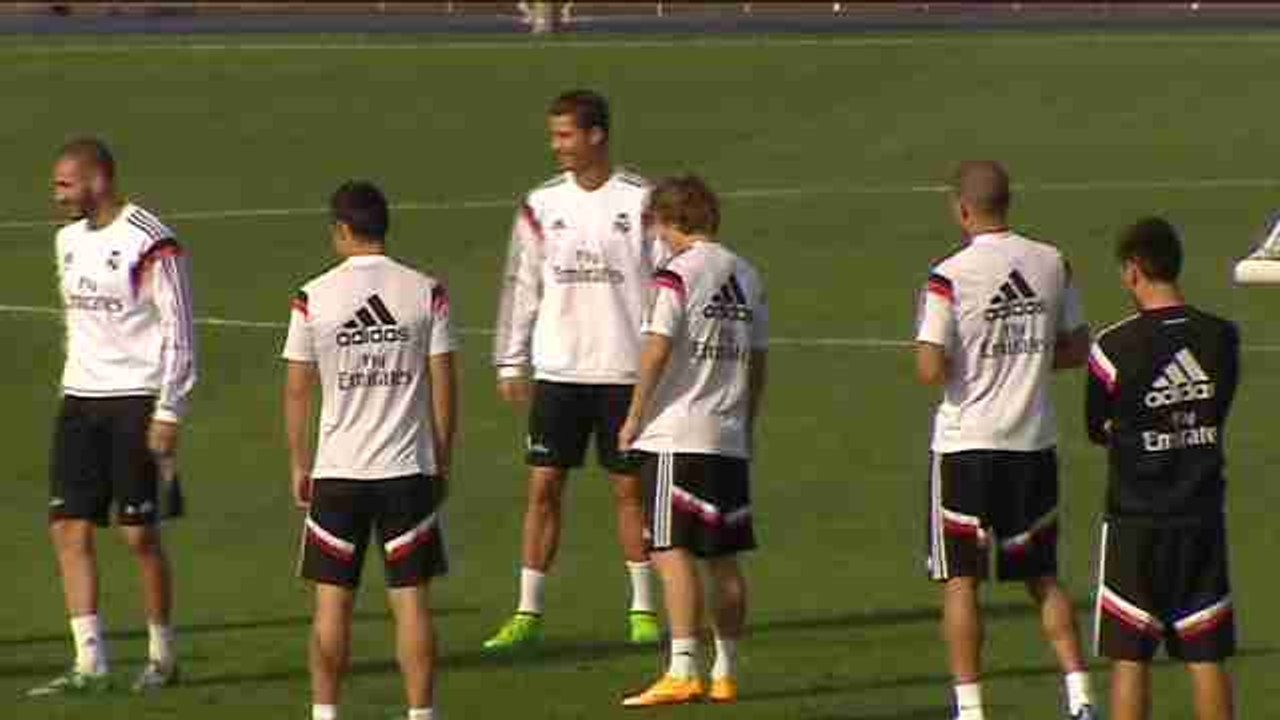 Cristiano Ronaldo recovers from injury, trains with squad