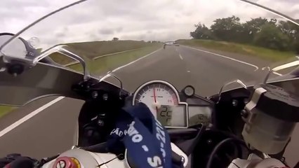 BMW S1000RR vs CBR1000 Repsol [HD] - Araba Tutkum