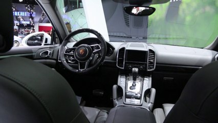 Vidéo Porsche Cayenne S e-hybrid au Mondial de l'auto 2014 à Paris - L'argus