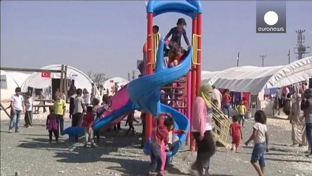 Turquía intenta evitar que decenas de kurdos crucen a Siria para combatir al EIIL