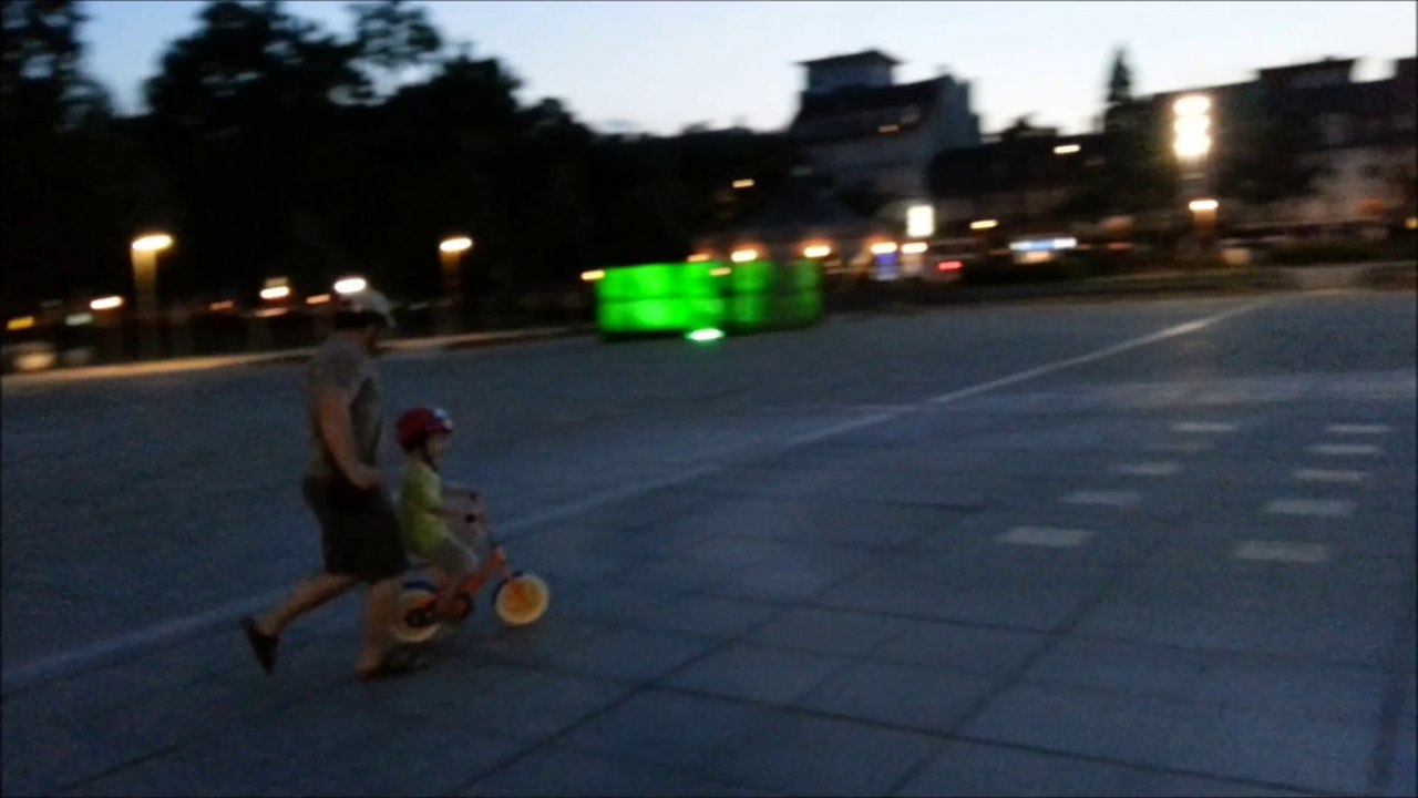 Ellis apprend à faire du vélo aout 2013