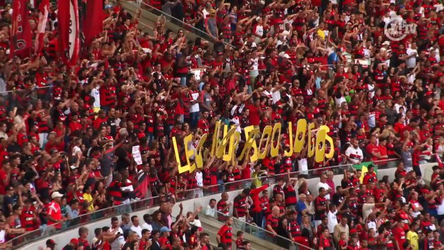 Léo Moura recebe homenagem no Maracanã
