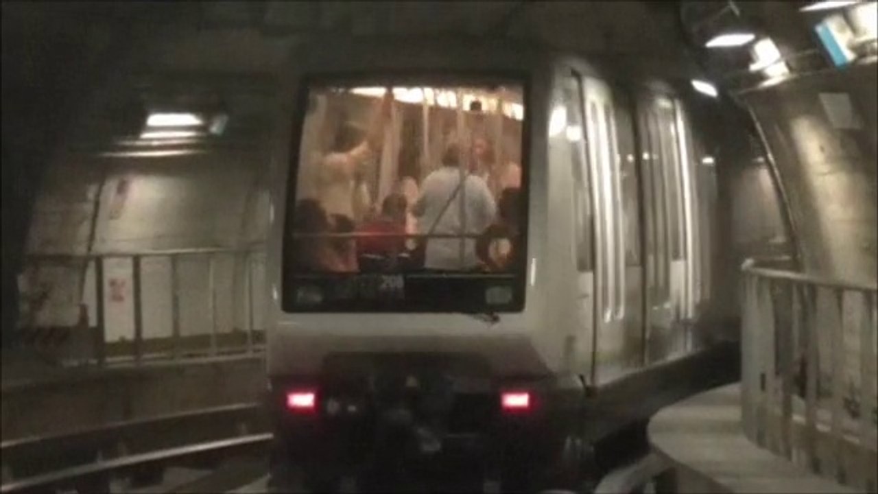 VAL208 : Départ de la station Porta Nuova sur la ligne 1 du métro de Turin
