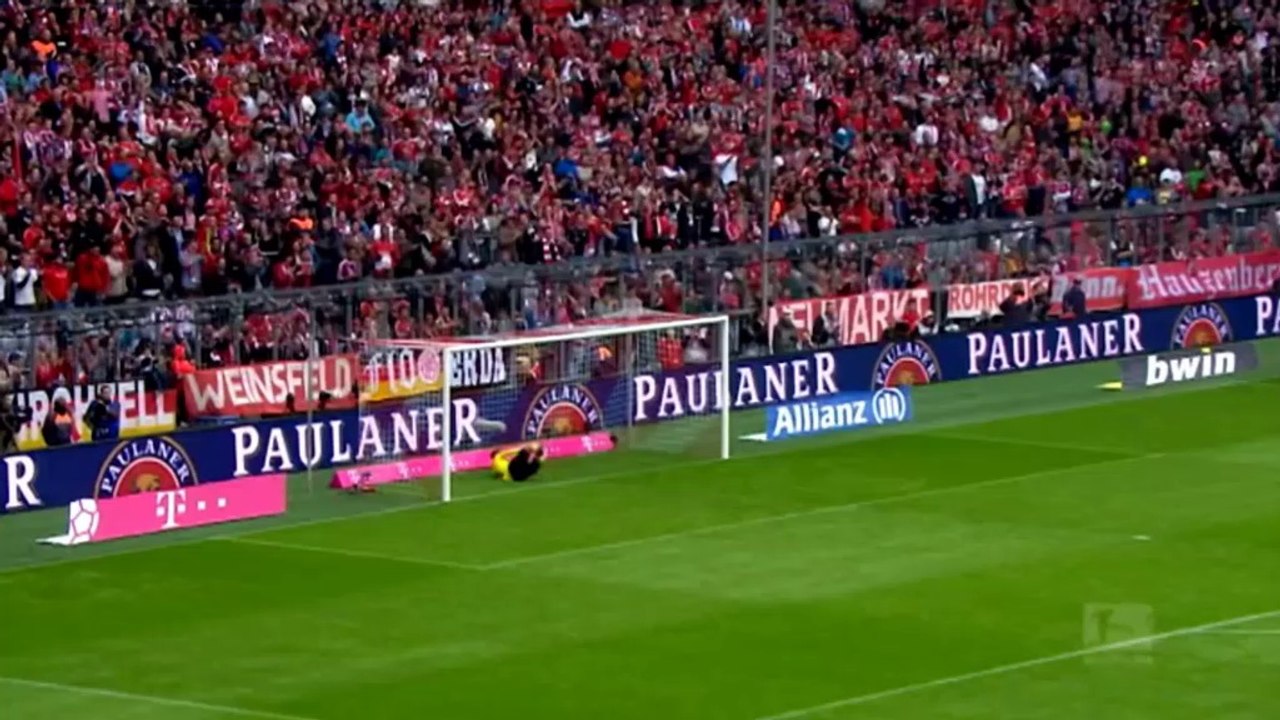 Quasi gol di Xabi Alonso da metà campo