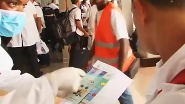 Llegada de los sanitarios cubanos para atender ábola en Sierra Leona