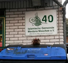 Kurban Bayramında Cami Önüne Domuz Kafası Bıraktılar