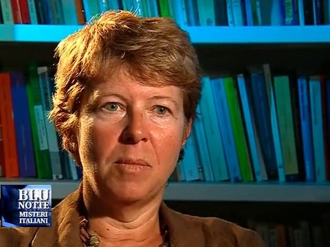 Blu notte - Misteri italiani La Violenza negli Anni '70 1di2