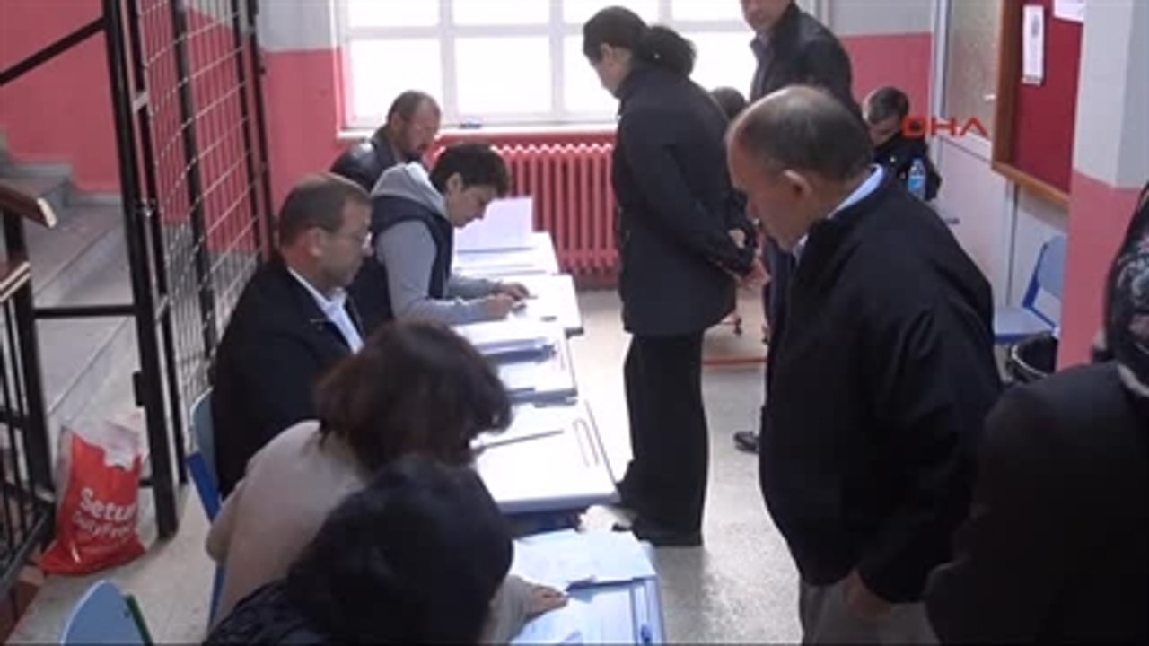 Çorlu Trakya' da Soydaşlar Sandığa Gitti