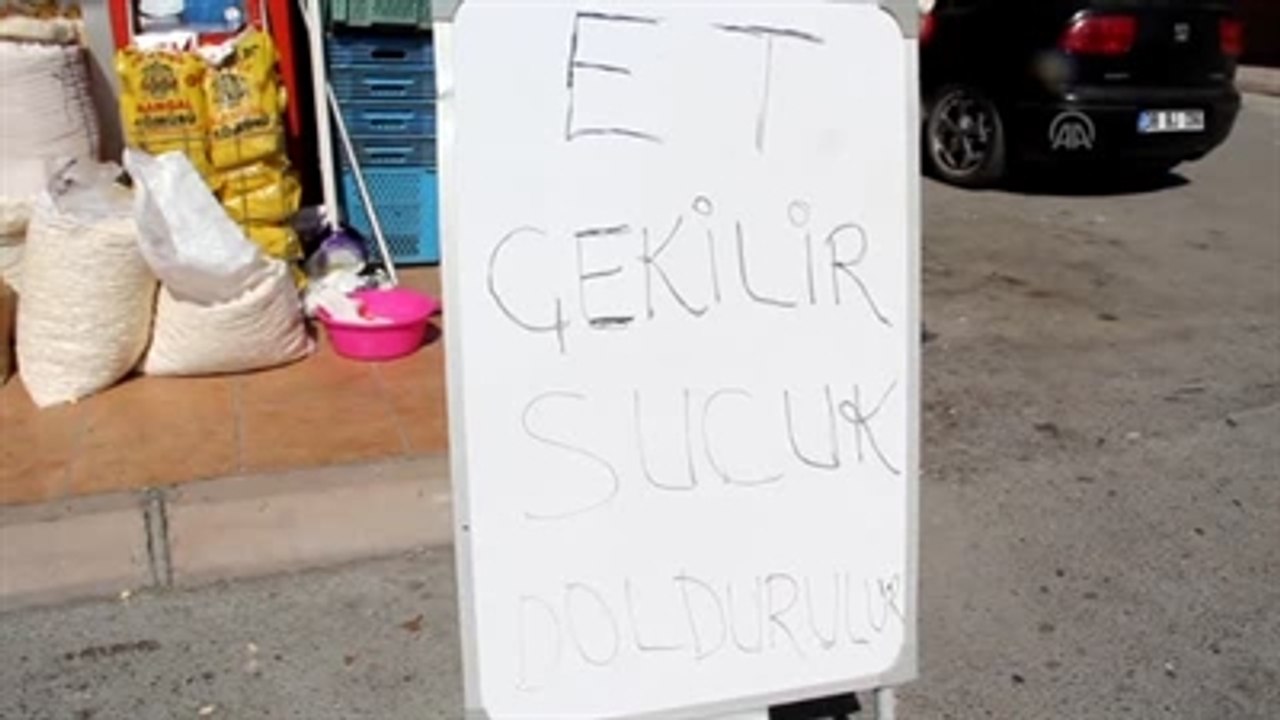 Kayseri'de Sucuk Mesaisi