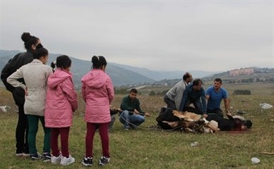 Kurbanlar Çocukların Gözleri Önünde Kesildi