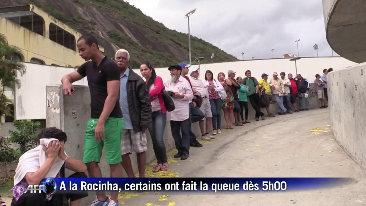 Elections au Brésil: les habitants des favelas aux urnes