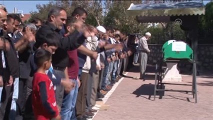 Anne ve İkiz Kızları Defnedildi