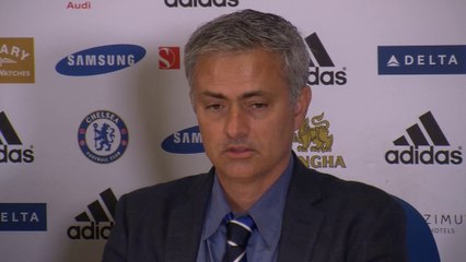 Mourinho, después del empujón de Arsene Wenger