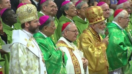 Papa Francisco abre sínodo histórico