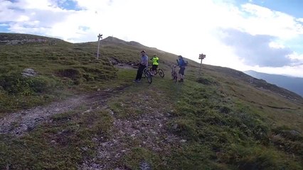 Descente depuis le Reculet ( Crête du Jura ) Acte 2