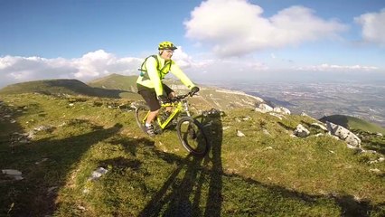 Descente depuis le Reculet ( Crête du Jura ) Acte 4