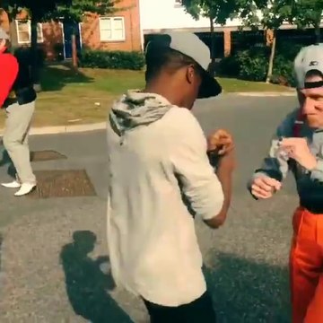 Papy de 70 ans danse comme un jeune