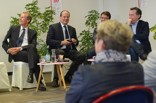 Fête de la Rose à Laval en présence de J-C Cambadélis (Mayenne)