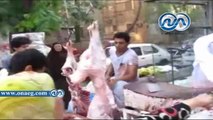شاهد .. بالفيديو | ذبح الأضاحي فى شوارع الجيزة  بعد صلاة العيد