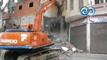 بالفيديو .. إزالة مبنى مخالف بالفيوم