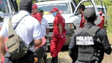 Bodies pulled from Mexico mass grave