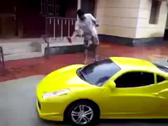 oh car ghaib ho gai