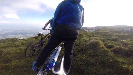 Descente depuis le Reculet ( Crête du Jura ) Acte 5