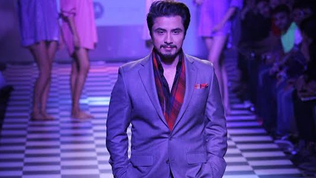 Ali Zafar Walks The Ramp For Men's Health Style @ Myntra Fashion Weekend 2014 !
