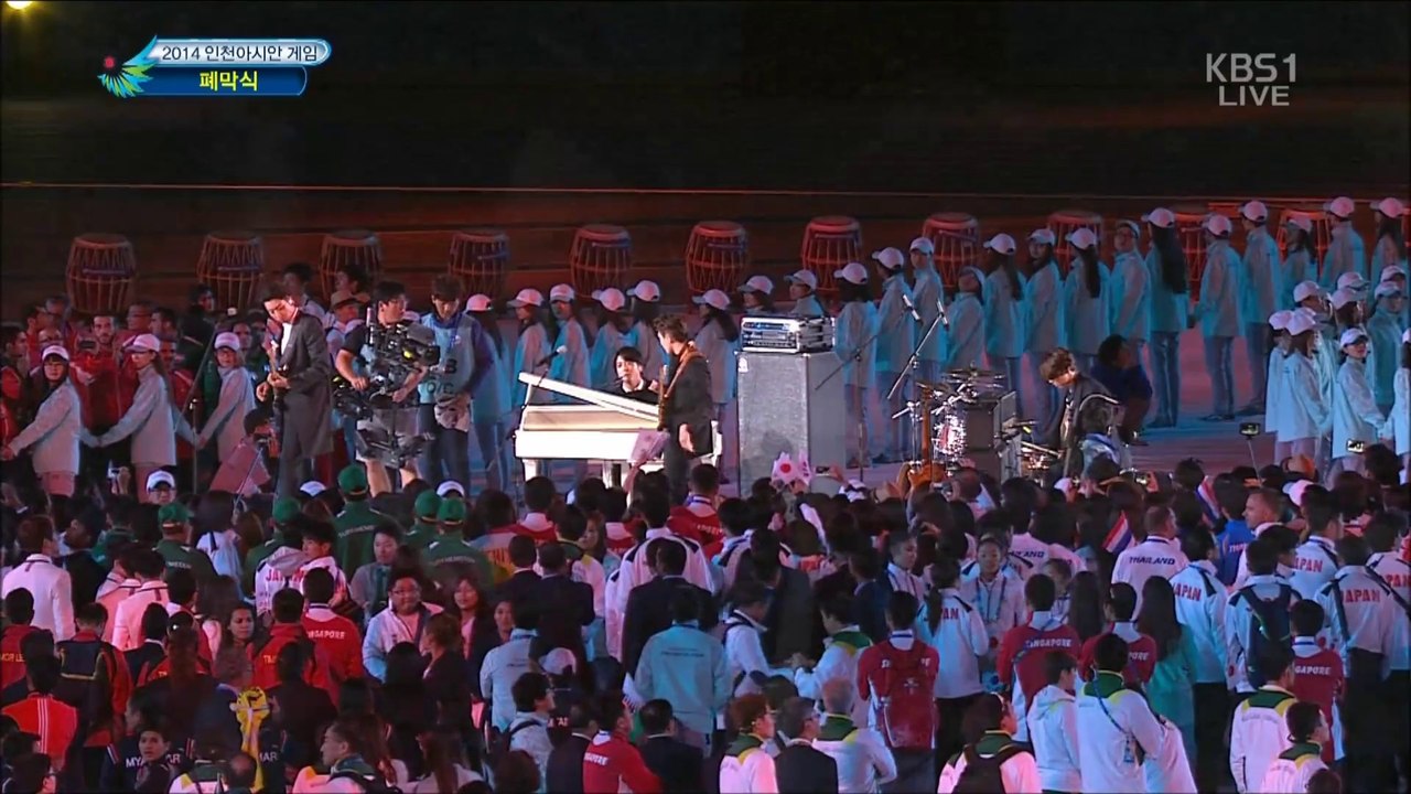 CNBLUE @ 17th INCHEON ASIAN GAMES CLOSING CEREMONY