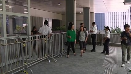 Hong Kong protests wane slightly