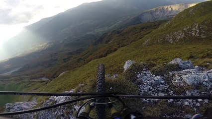 Descente depuis le Reculet ( Crête du Jura ) Acte 12