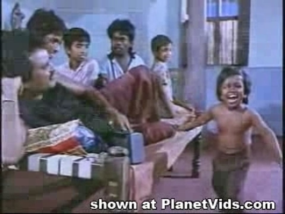 Petit breakdancer indien