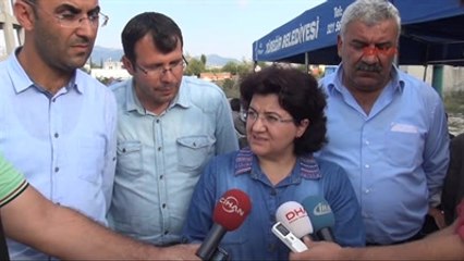 Emine Ayna Taziye Evine Gitti