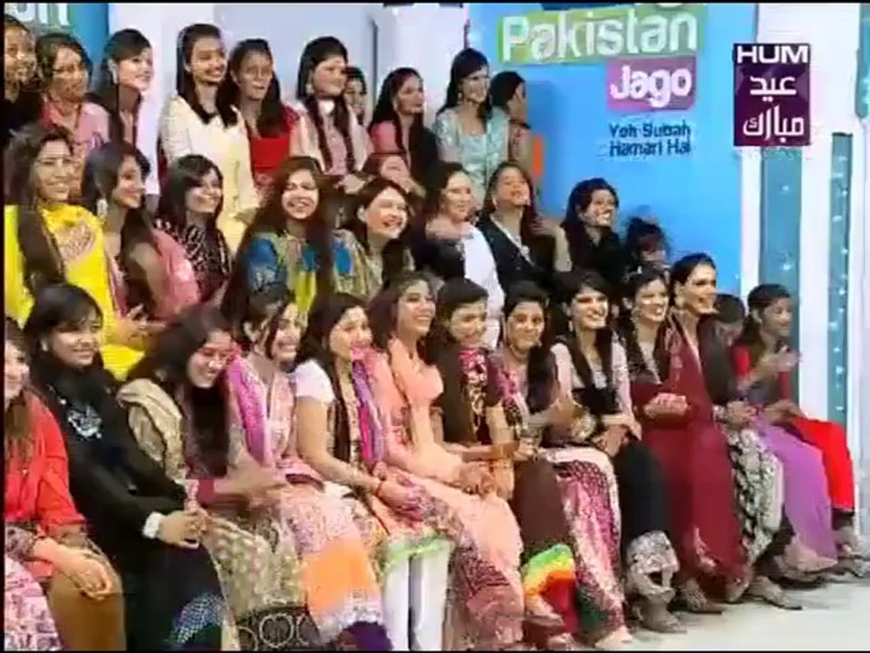 Danish Taimoor Propose Aiza Khan in Live  Show