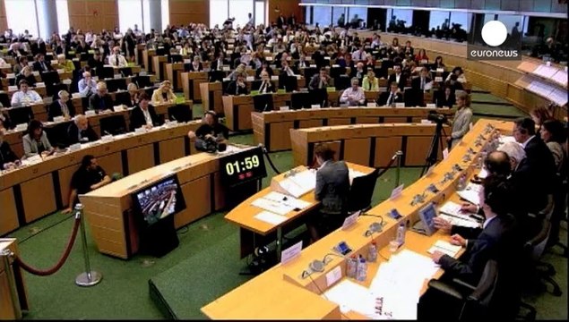 PE vota contra Tibor Navracsics na pasta da Educação e Cidadania