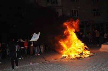 Van ve Hakkari'de Olaylar Çıktı