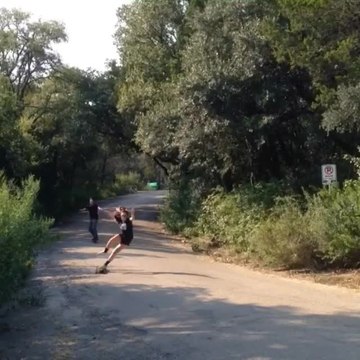 Crash en skateboard par Ivy Martin