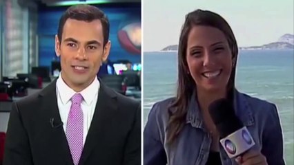 JORNALISTA DÁ EM CIMA DE COLEGA AO VIVO – SAIA JUSTA TINO JÚNIOR RECORD