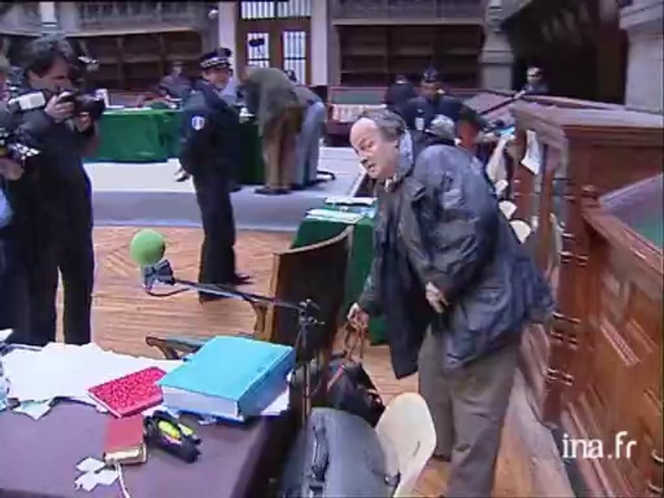 Début Du Procès [Avril 2001]