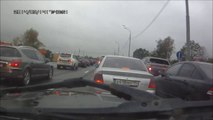 Hilarious Road rage FAIL : Dog vs Russian driver!